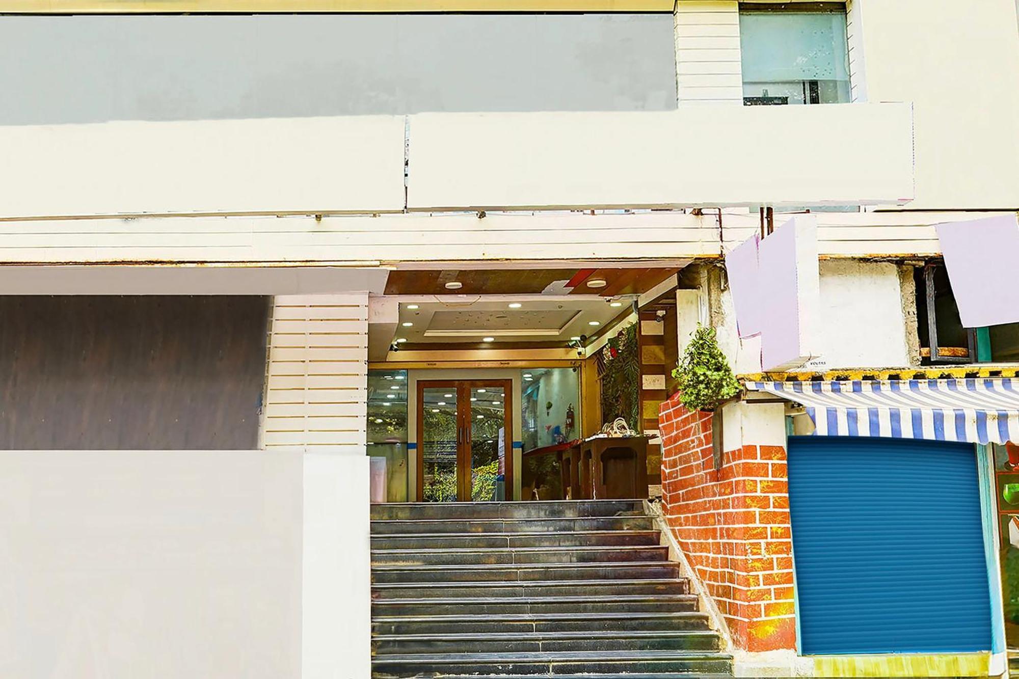Super Townhouse Mg Road Near Commercial Street Bangalore Esterno foto