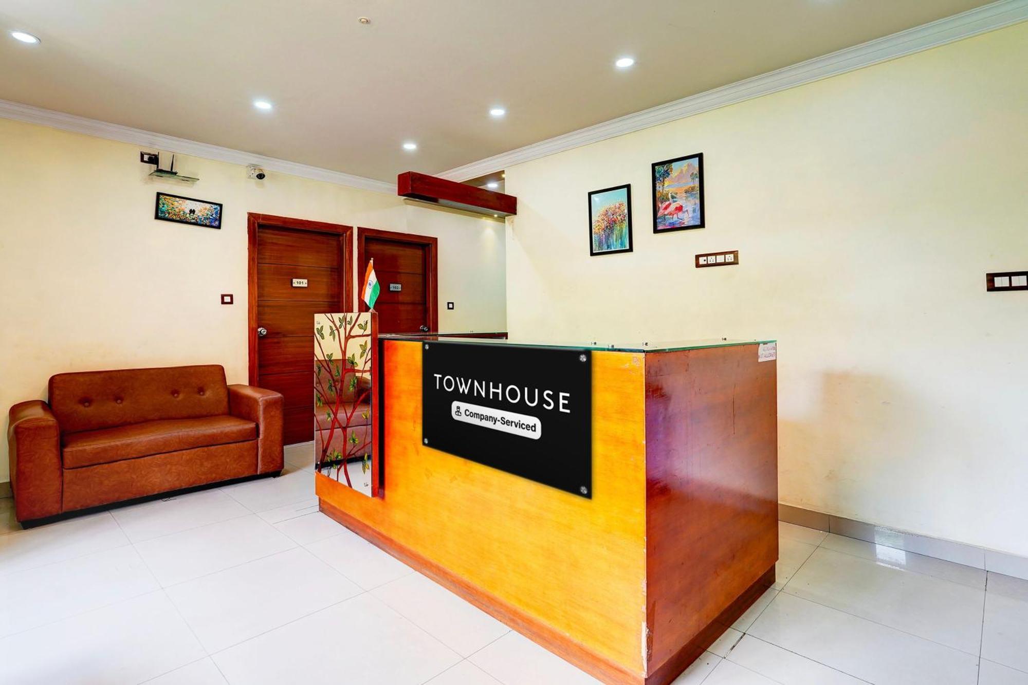 Super Townhouse Mg Road Near Commercial Street Bangalore Esterno foto